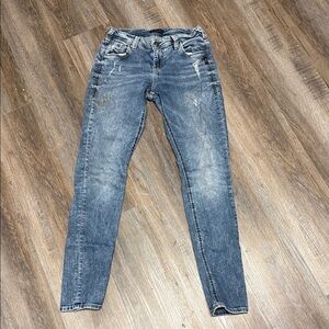 Women’s Silver Girlfriend Slim Distressed Blue Jeans 27x29